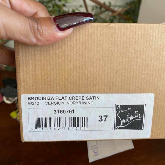 Sz 37 NIB $2950 Louboutin crystal encrusted flats - Picture 4 of 13